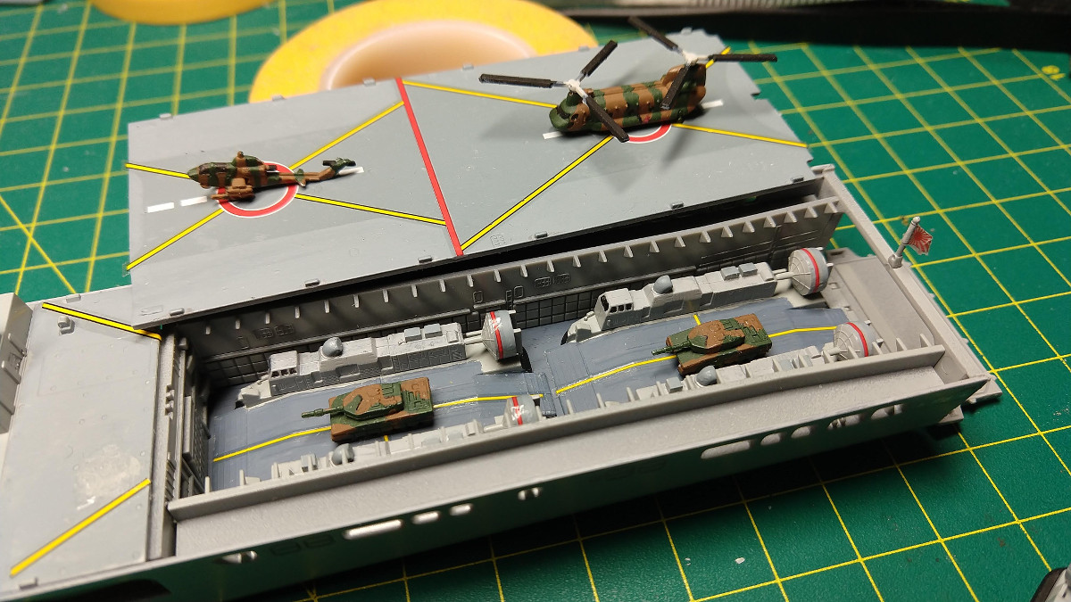 Cuirassé porte-avions JDS Osumi LST- 1:900 JMSDF armée japonaise Cuirassé porte-avions JDS Osumi LST- 1:900 JMSDF armée japonaise
